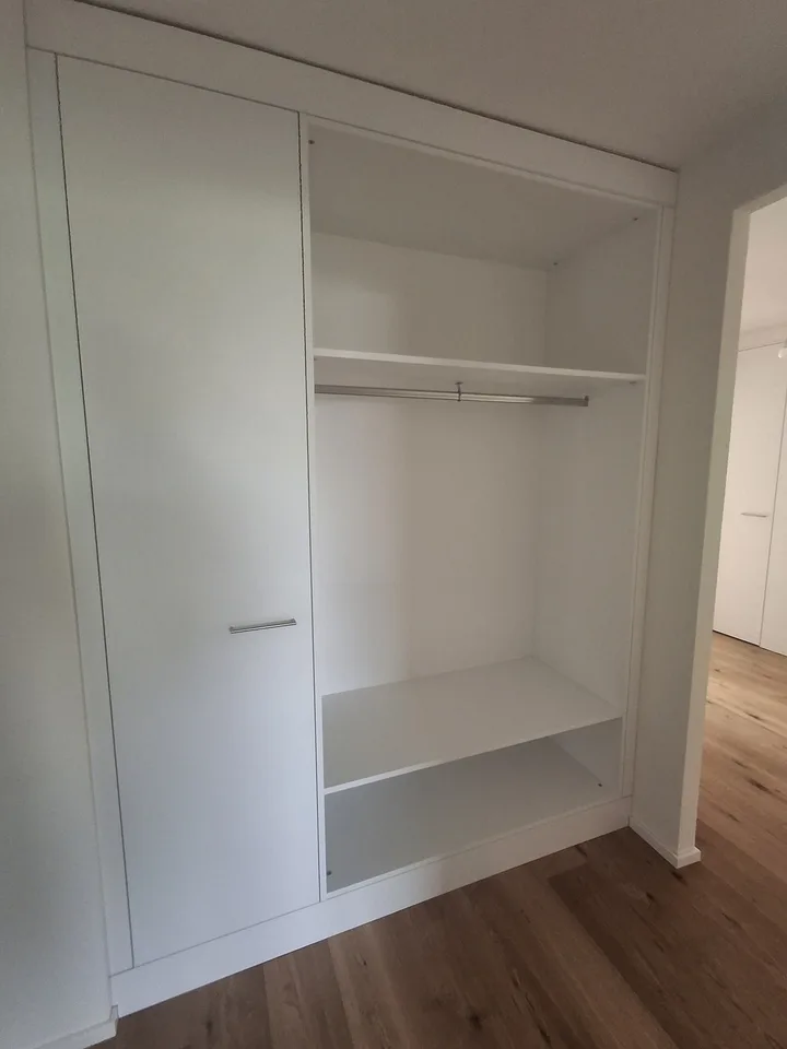 Totalsanierte, helle 5-Zimmer-Wohnung mit Tiefgaragenparkplatz