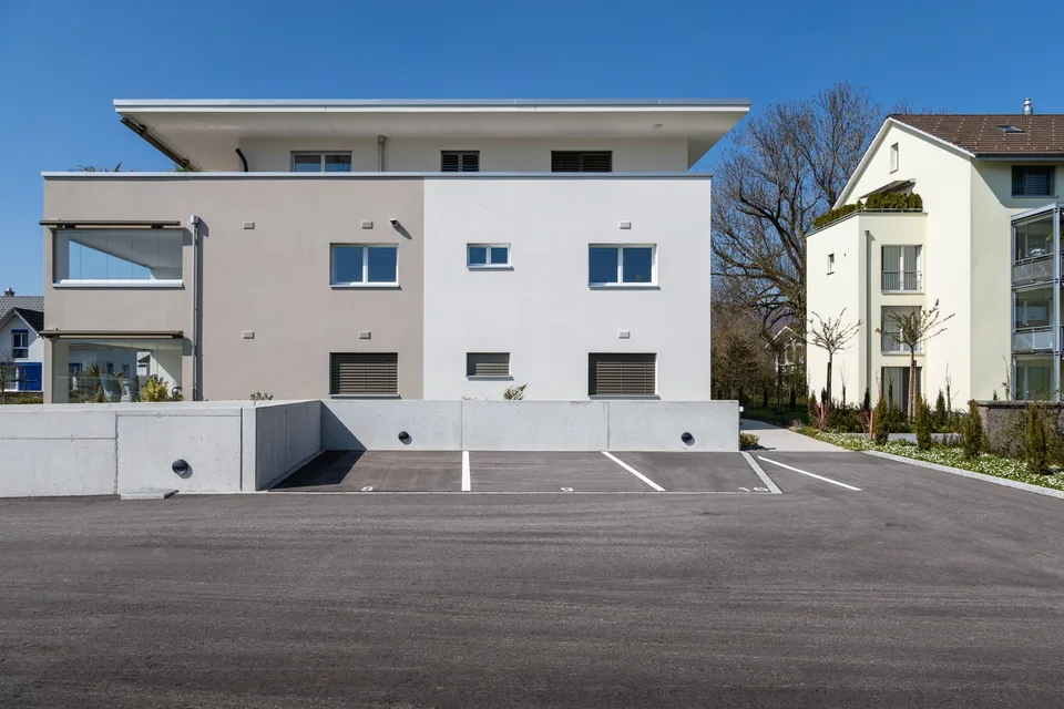 Abgeschlossene und überwachte Parkplätze