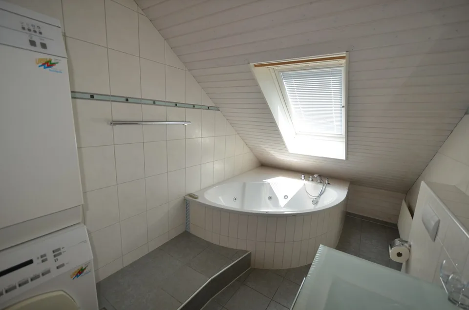 4.5 Zimmer Dachgeschoss-Wohnung mit Wintergarten, 160m2 komfortables Wohnen