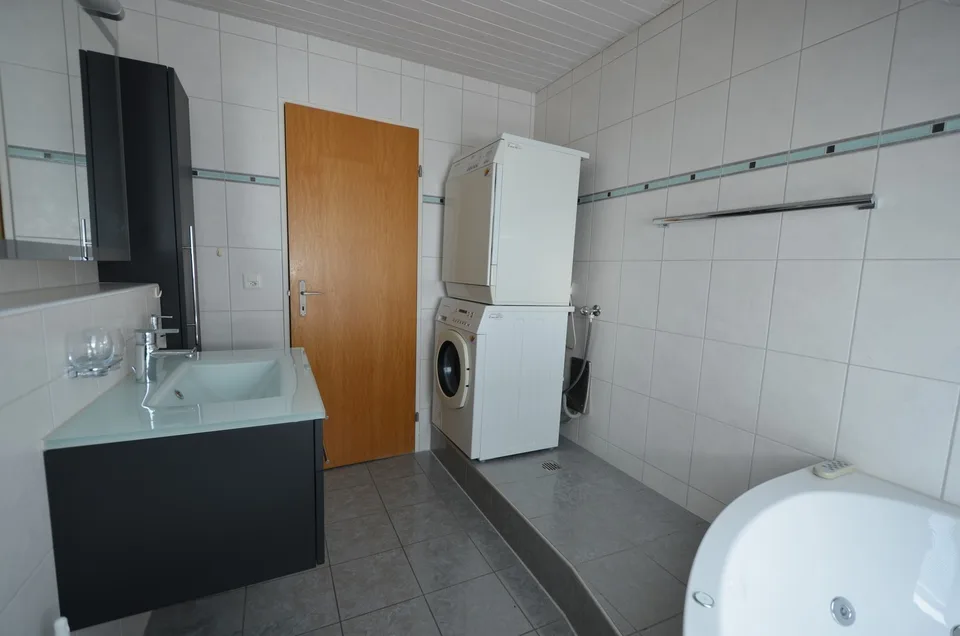 4.5 Zimmer Dachgeschoss-Wohnung mit Wintergarten, 160m2 komfortables Wohnen