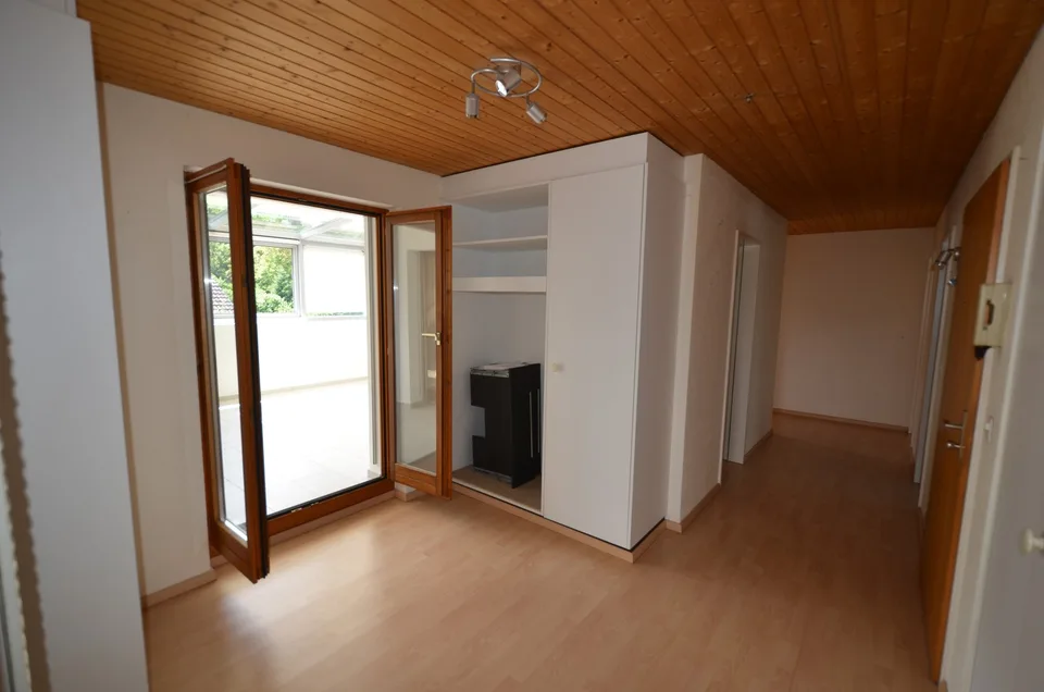 4.5 Zimmer Dachgeschoss-Wohnung mit Wintergarten, 160m2 komfortables Wohnen