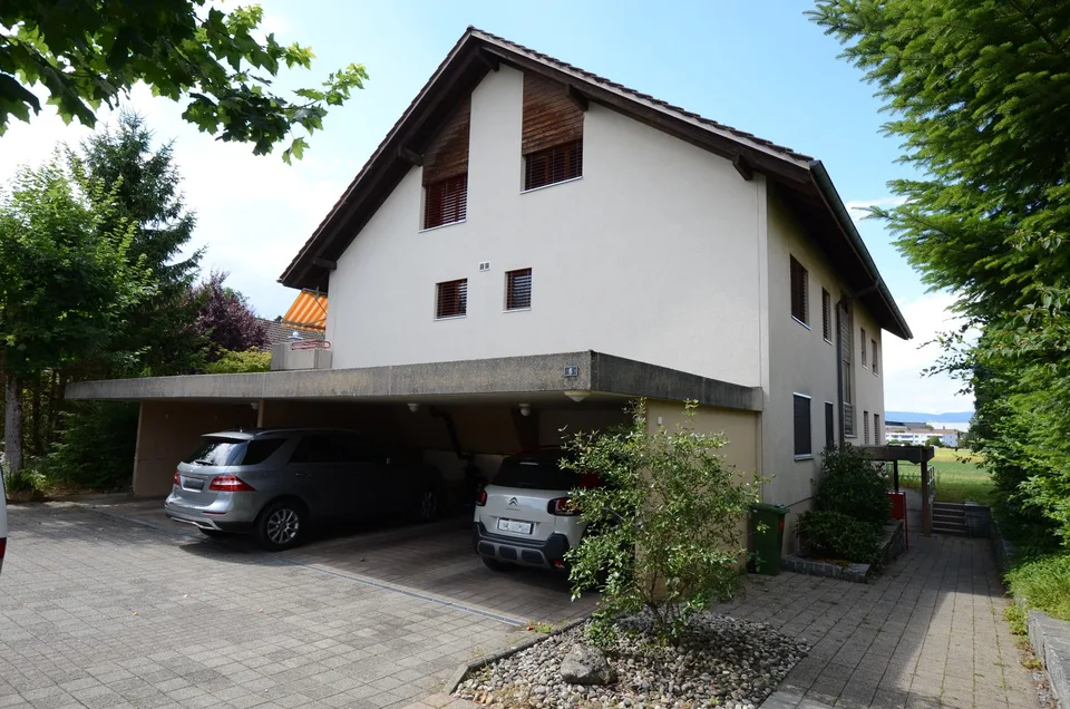 4.5 Zimmer Dachgeschoss-Wohnung mit Wintergarten, 160m2 komfortables Wohnen