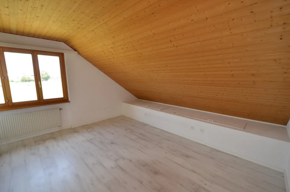 4.5 Zimmer Dachgeschoss-Wohnung mit Wintergarten, 160m2 komfortables Wohnen