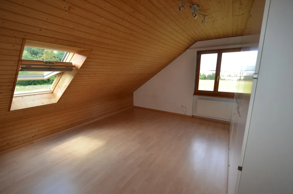 4.5 Zimmer Dachgeschoss-Wohnung mit Wintergarten, 160m2 komfortables Wohnen