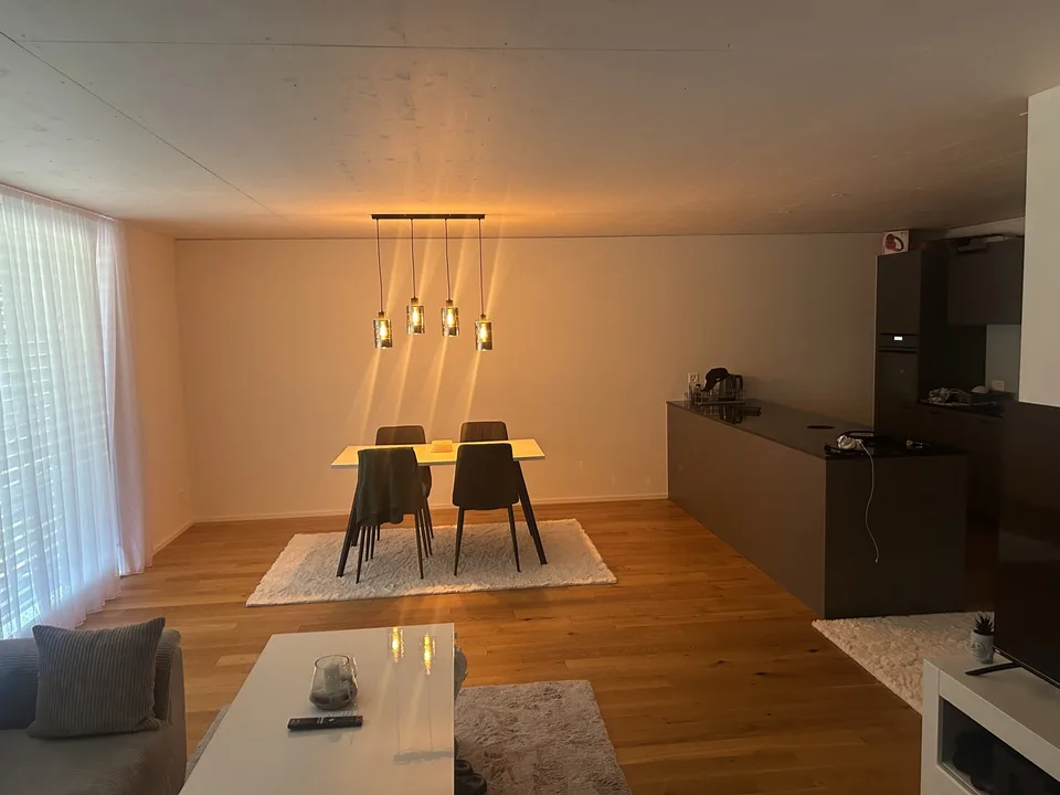 Moderne 2.5-Zimmer-Wohnung mit Balkon in Herzogenbuchsee – Nachmieter ab 1. August gesucht