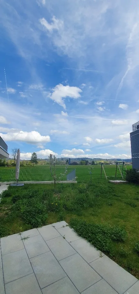 Neue 4.5 Zi. Maisonette - Blick ins Grüne- Solar-Strom - sehr zentral!