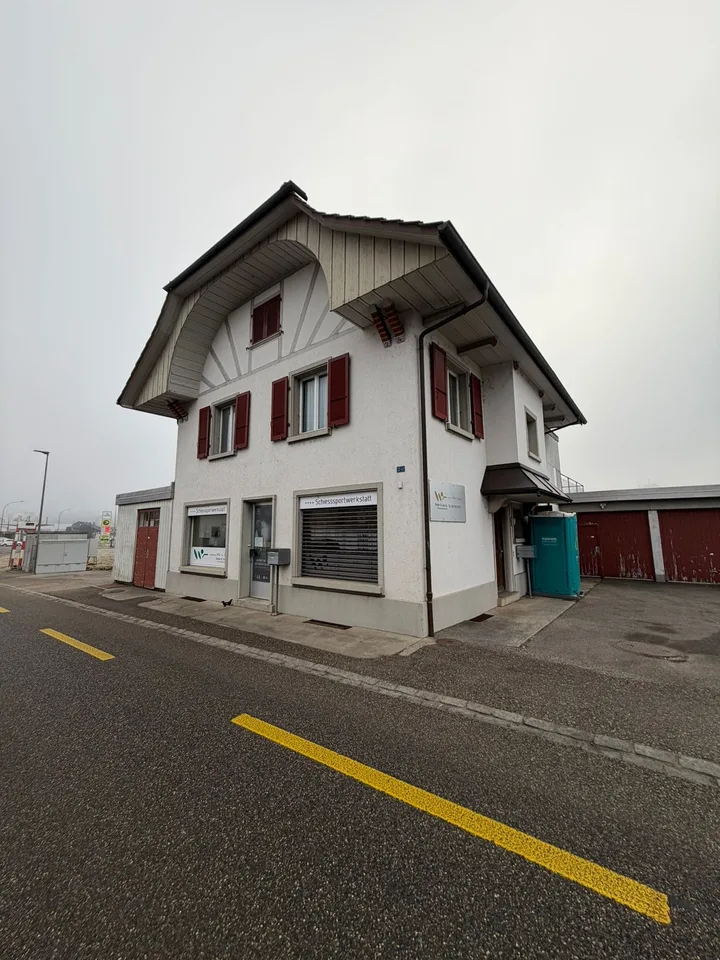 Vielseitige Gewerbefläche/Werkstatt an zentraler Lage in Bützberg
