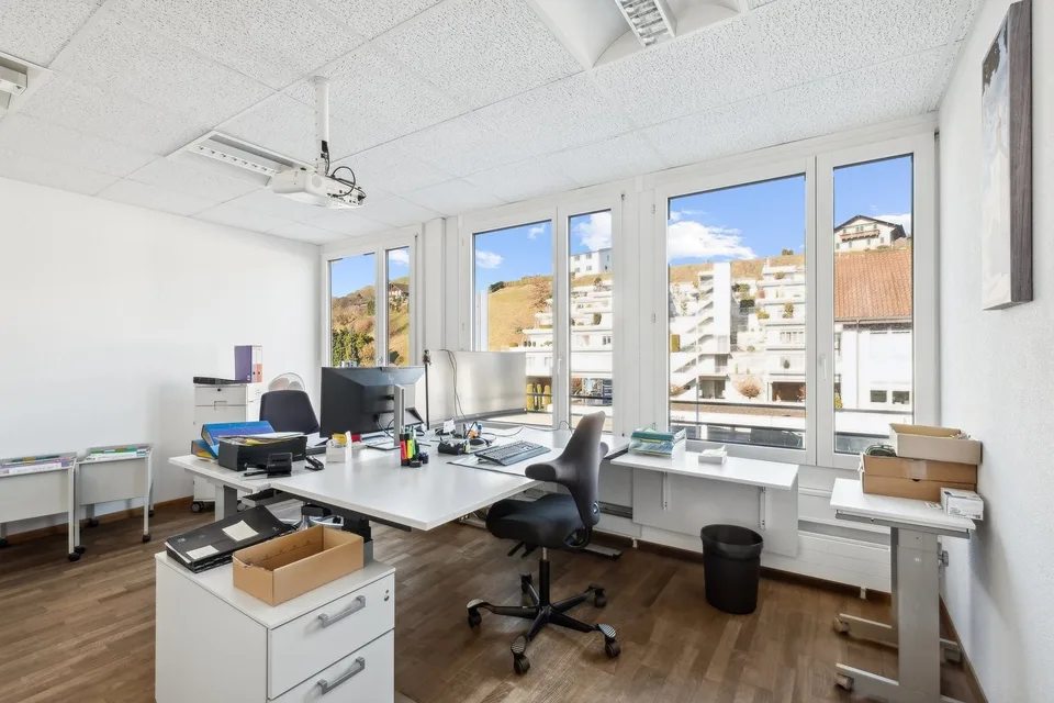Flexible Praxis- und Dienstleistungsfläche (55m² bis 124m²)