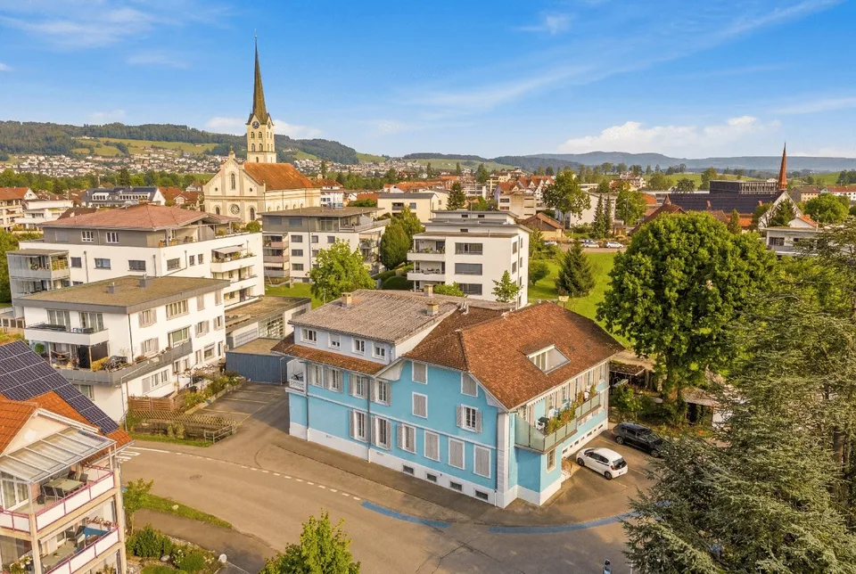 GEPFLEGTES MEHRFAMILIENHAUS MIT ACHT WOHNUNGEN UND MIETPOTENZIAL