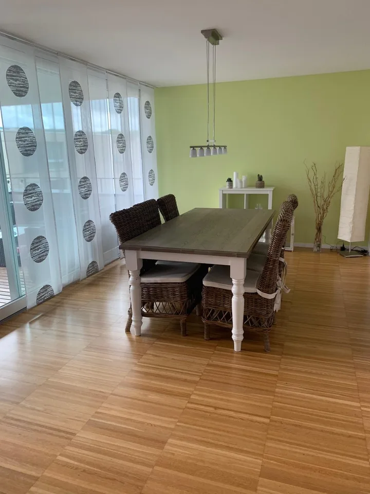 🌿 Zimmer in schöner ruhiger 5.5-Zimmer-Attikawohnung in Sursee zu vermieten (Frauen-WG)🌿