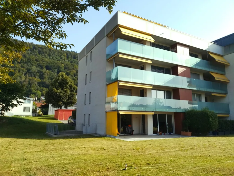 Zum Verkaufen 3.5 Zimmer. Gartenwohnung mit grosser Terrasse Bj.2010