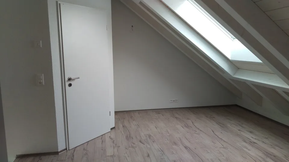 Grosse 51/2 Zimmer-Eigentumswohnung neben Schulen