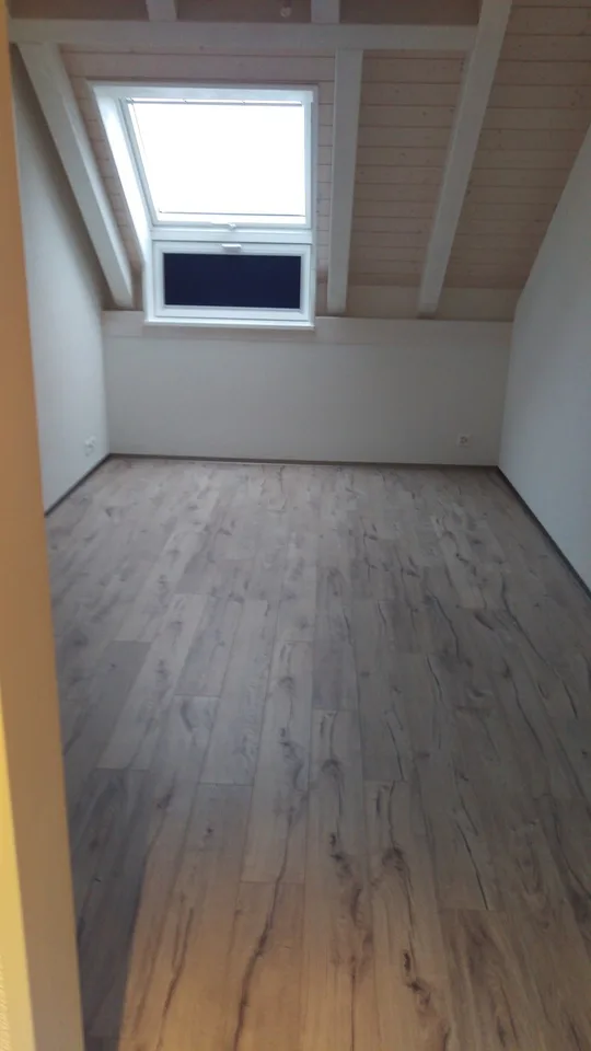 Grosse 51/2 Zimmer-Eigentumswohnung neben Schulen