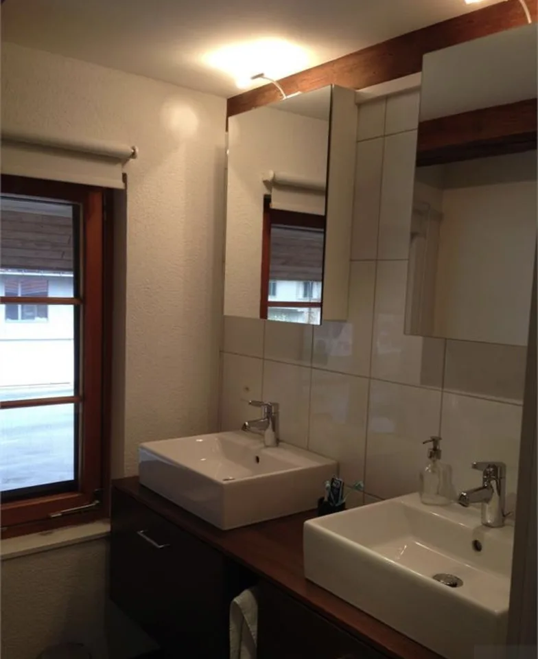 Charming Furnished Apartment in a Converted Farmhouse with Terrace – Flexible Rental Terms Charmante möblierte Wohnung im Bauernhaus mit Terrasse – flexibel mietbar