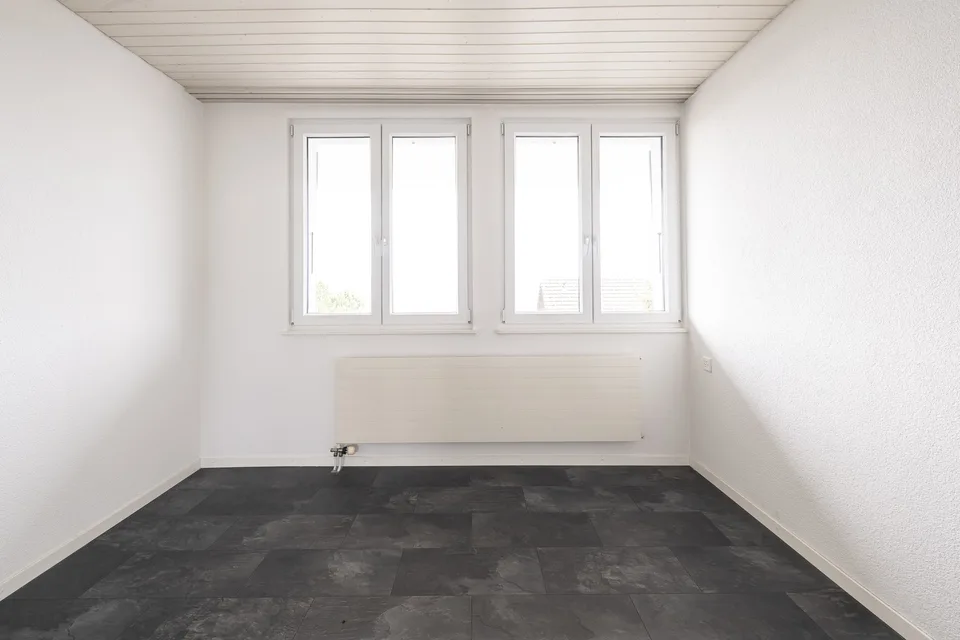 Frisch renovierte 2.5-Zimmer-Wohnung mit Balkon in Arch