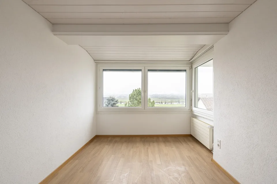 Frisch renovierte 4.5-Zimmer-Wohnung mit Balkon in Arch