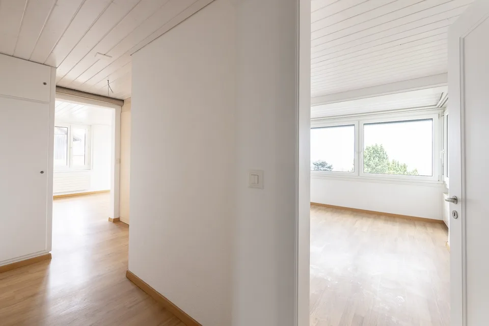 Frisch renovierte 4.5-Zimmer-Wohnung mit Balkon in Arch