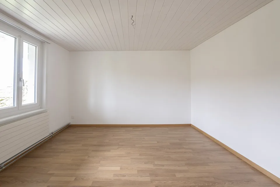Frisch renovierte 4.5-Zimmer-Wohnung mit Balkon in Arch