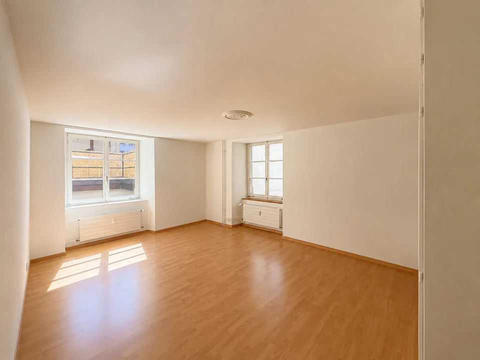 Büro / Atelier / Lagerraum in Altstadt – mit eigenem WC & Dachterasse
