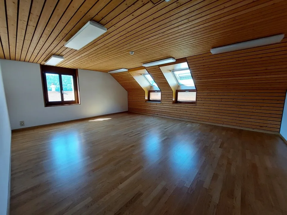 Grand bureau au 4ème étage de 182m2