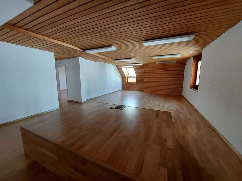 Grand bureau au 4ème étage de 182m2 – Foto 6 von 11