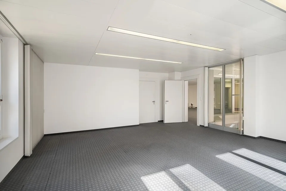 Bureau situé au 1er étage - Grand Rue 122/124, Tramelan – Foto 11 von 11