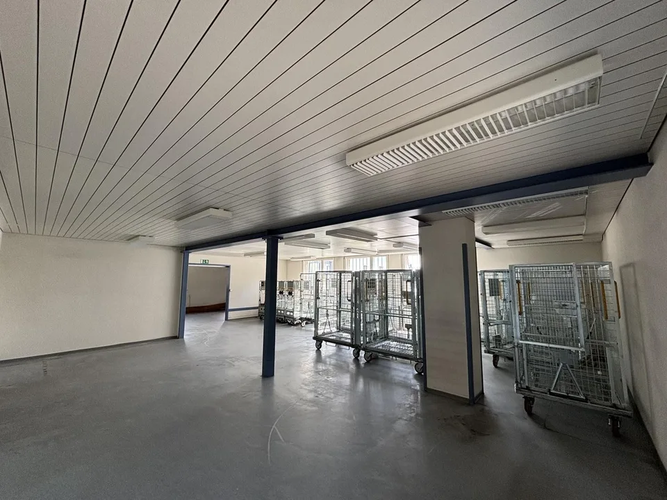 Attraktive Gewerbefläche mit vielseitigen Nutzungsmöglichkeiten in Kriegstetten – photo 8 of 20