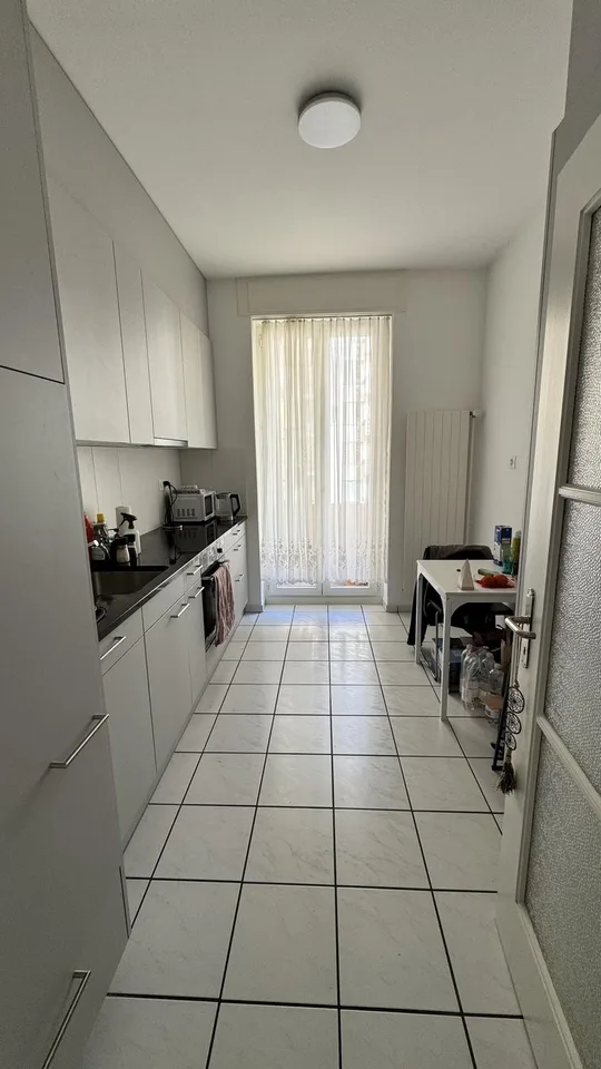 Belle chambre meublée ultra-centrale à la Gare de Bienne – Tout compris