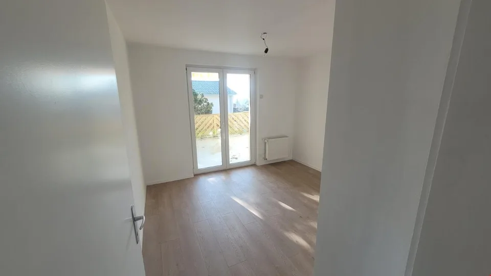 Helle 4.5-Zimmer-Wohnung in ruhiger und sonniger Lage in Meinisberg