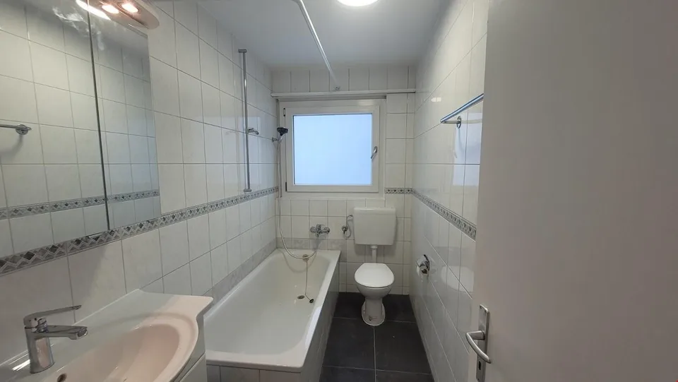 Helle 4.5-Zimmer-Wohnung in ruhiger und sonniger Lage in Meinisberg