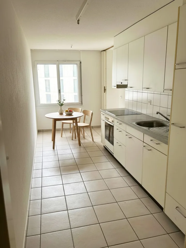 Einladende 3,5-Zimmer-Wohnung in zentraler Lage in Biel – foto 6 di 7
