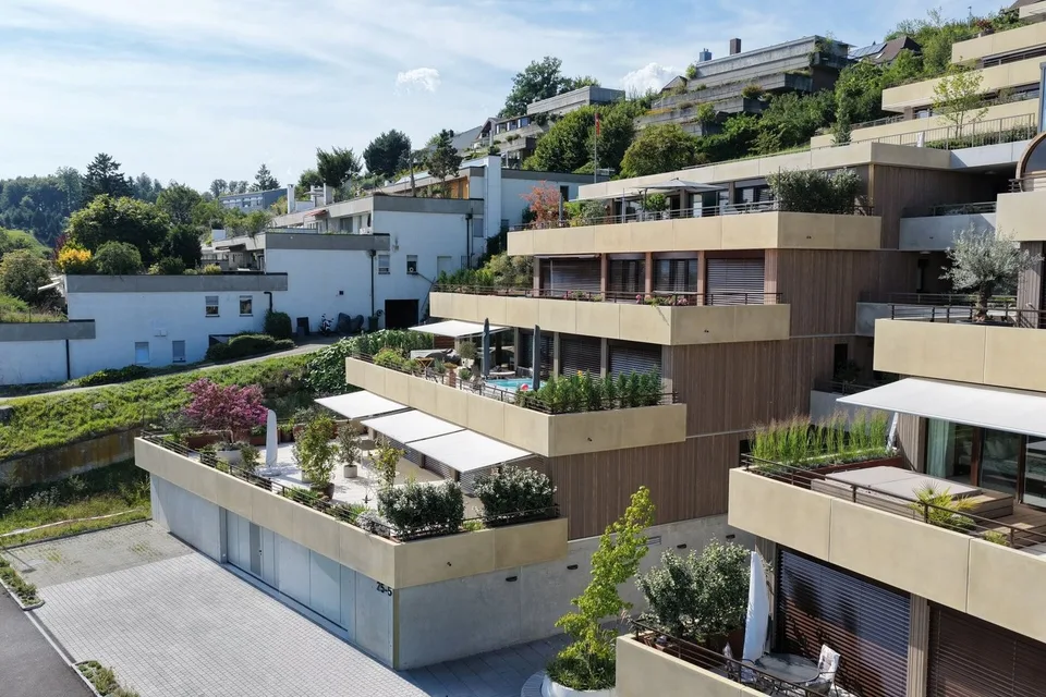 LICHTDURCHFLUTETE TERRASSENWOHNUNG