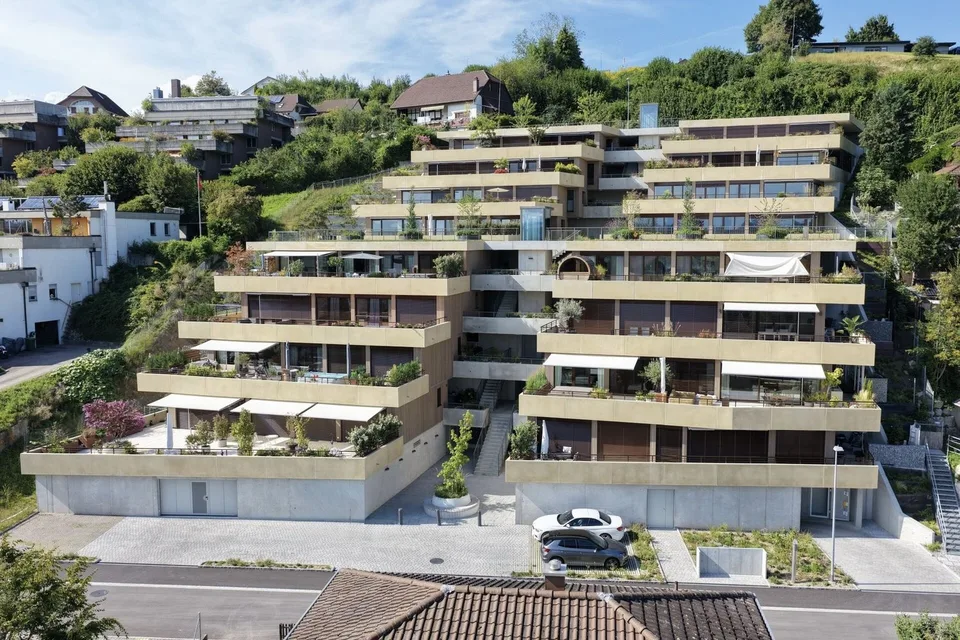 LICHTDURCHFLUTETE TERRASSENWOHNUNG