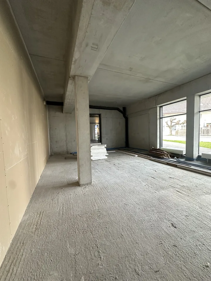 Attraktive Gewerbeflächen im lebendigen Zentrum von Studen BE – ideale Lage für Ihren Geschäftserfolg