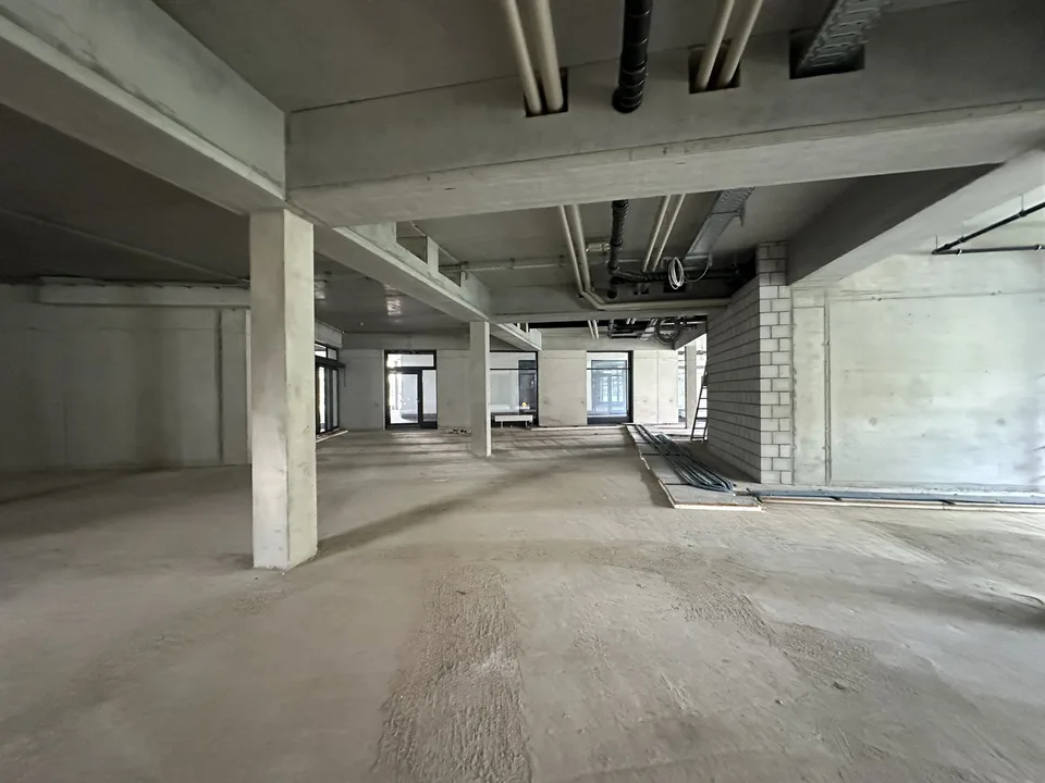 Attraktive Gewerbeflächen im lebendigen Zentrum von Studen BE – ideale Lage für Ihren Geschäftserfolg