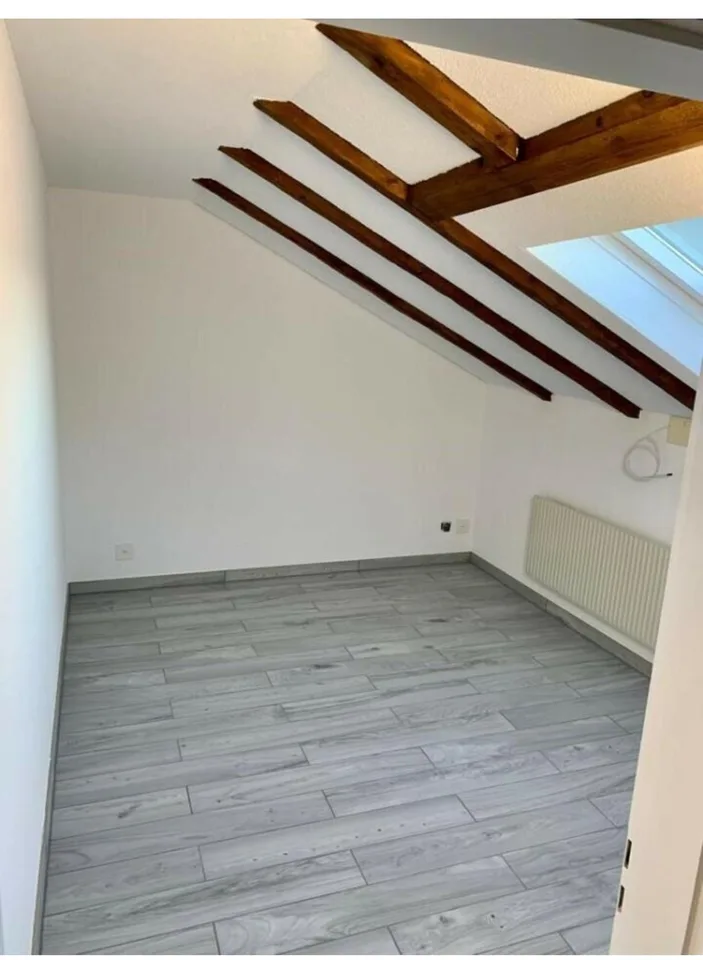 3 Zimmer Dachgeschosswohnung mit viel Charme