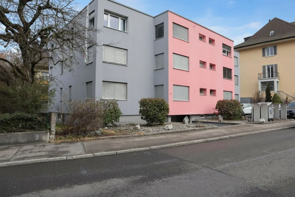 Gemütliche, neuwertige 1-Zimmerwohnung am Blumenrain, Biel