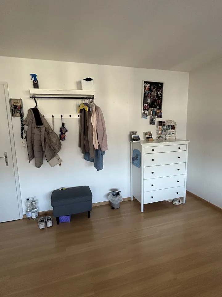 Grosses schönes WG-Zimmer zu vermieten