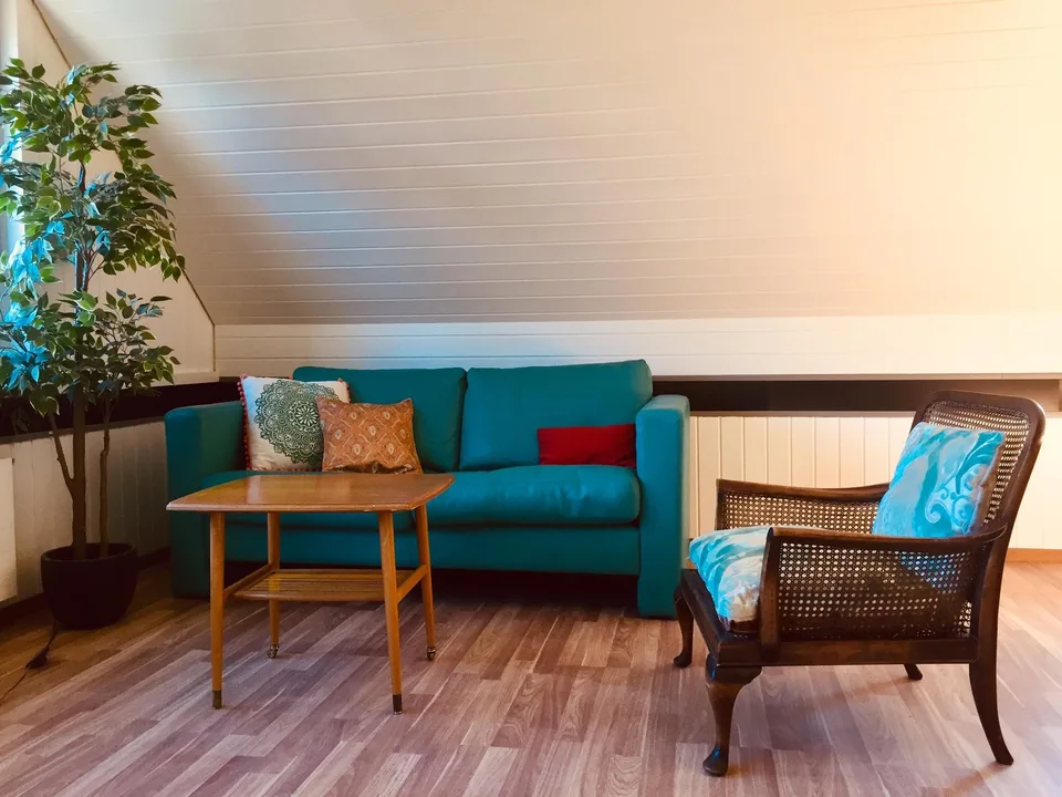 Grosses Zimmer mit eigenem Bad für Dame oder Paar