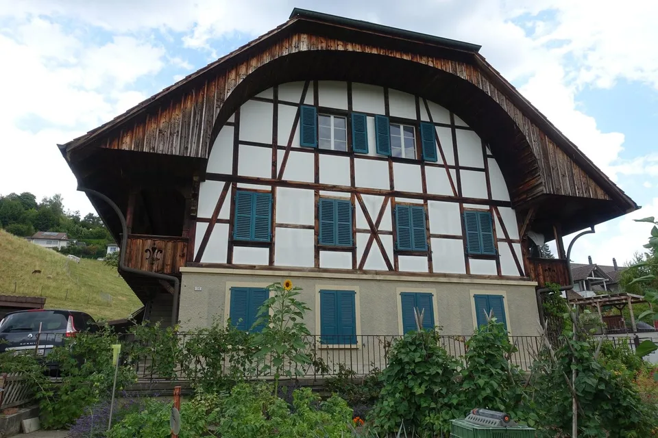 WG 7 Zimmer Wohnung in altem Bauernhaus