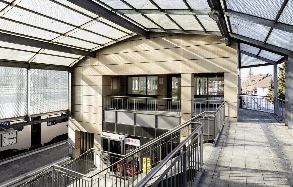 Top Lage: Attraktive Büroräumlichkeiten direkt am Bahnhof Belp