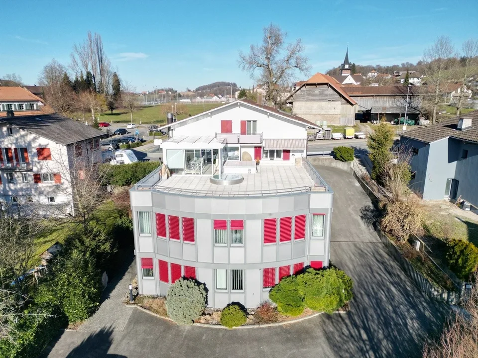 Zu vermieten - helle Gewerbefläche in Ueberstorf – Foto 6 von 6