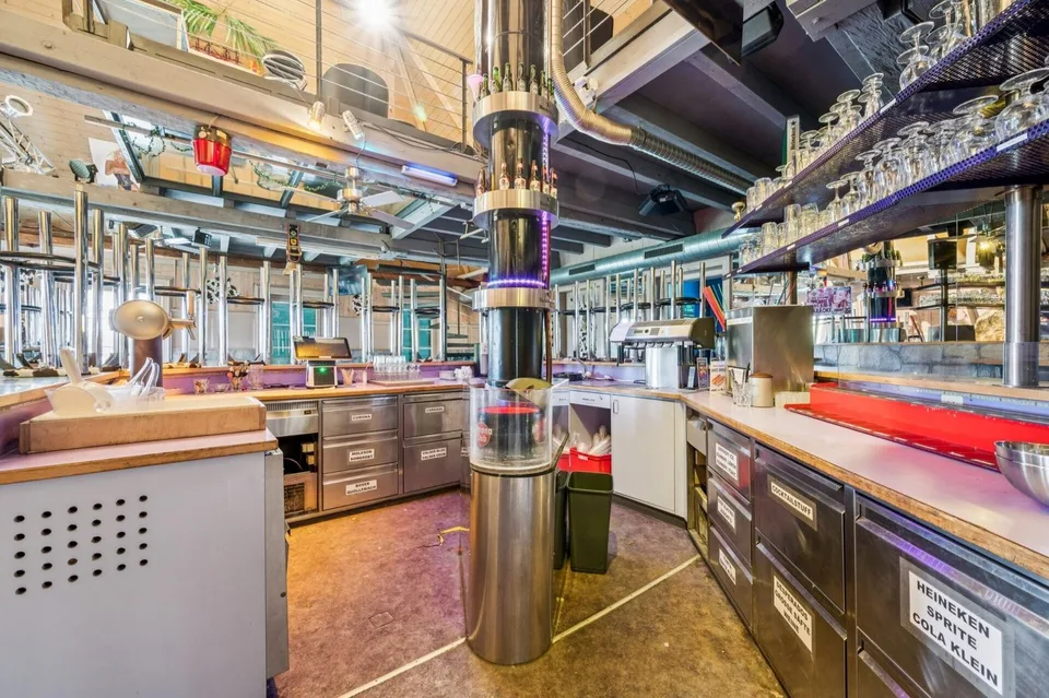 Attraktive Liegenschaft mit Restaurant und grossflächigem Parkplatz – foto 7 di 13