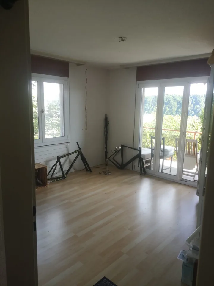 Haus mit naturnaher Lage und Blick auf See in Hinterkappelen