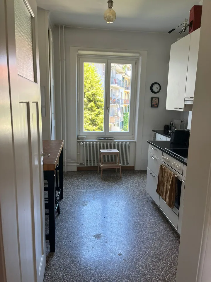 Tolle 3.5 Zimmer Altbauwohnung zur Untermiete ab Aug. 2026 bis ca. März 2027, super Preis-Leistung!