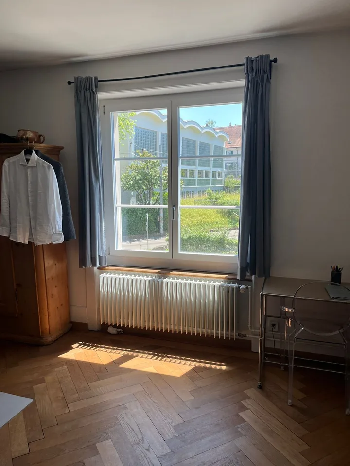 Tolle 3.5 Zimmer Altbauwohnung zur Untermiete ab Aug. 2026 bis ca. März 2027, super Preis-Leistung!