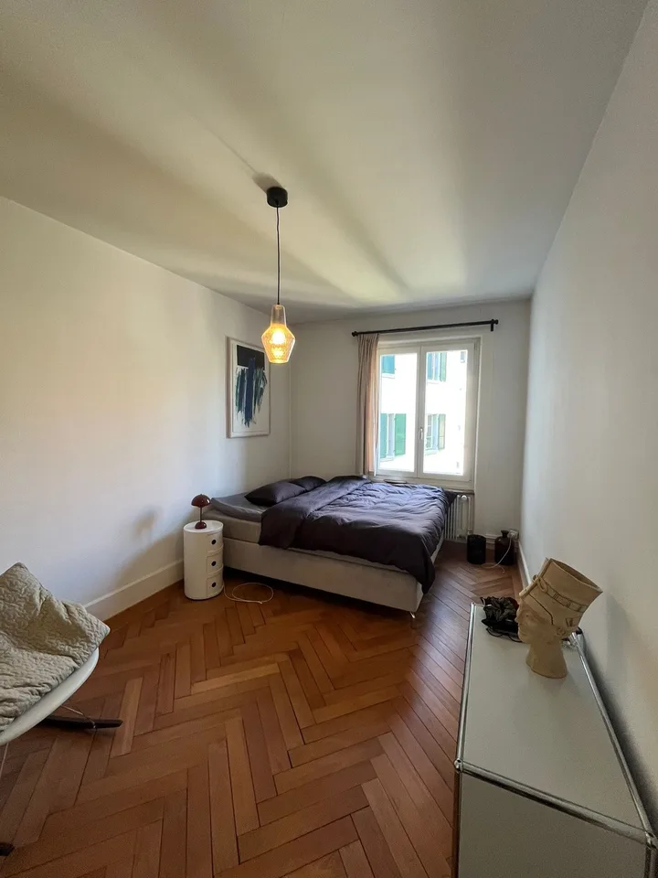 Tolle 3.5 Zimmer Altbauwohnung zur Untermiete ab Aug. 2026 bis ca. März 2027, super Preis-Leistung!