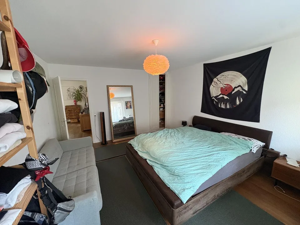 Moderne 3.5-Zimmer-Wohnung mit grosszügigem Wohnbereich und Balkon