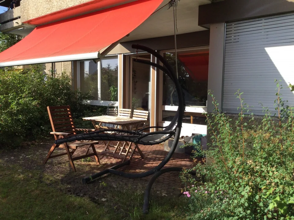 Parterre-Wohnung mit Sitzplatz, Balkon u. eigener Waschküche