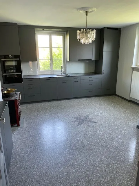Repräsentativer Statthalterstock im Dorfkern von Schüpfen zu vermieten